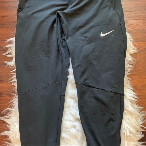 Nike Pants Nike Black Therma Essential Running Pants Poshmark